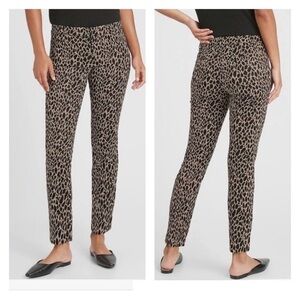 Mid-Rise Skinny Sloan Pant